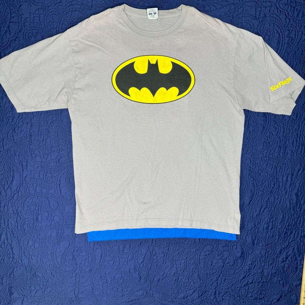 Vintage Six Flags Batman Graphic Gray T-Shirt With‎ Cape Men's large Read